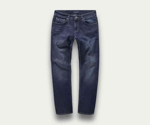 De N01 Straight Indigo Used jeans van Blue Rivet Jeans, met een klassiek five-pocket-ontwerp en een vleugje stretch voor comfort, is afgebeeld op een lichtgrijze achtergrond.