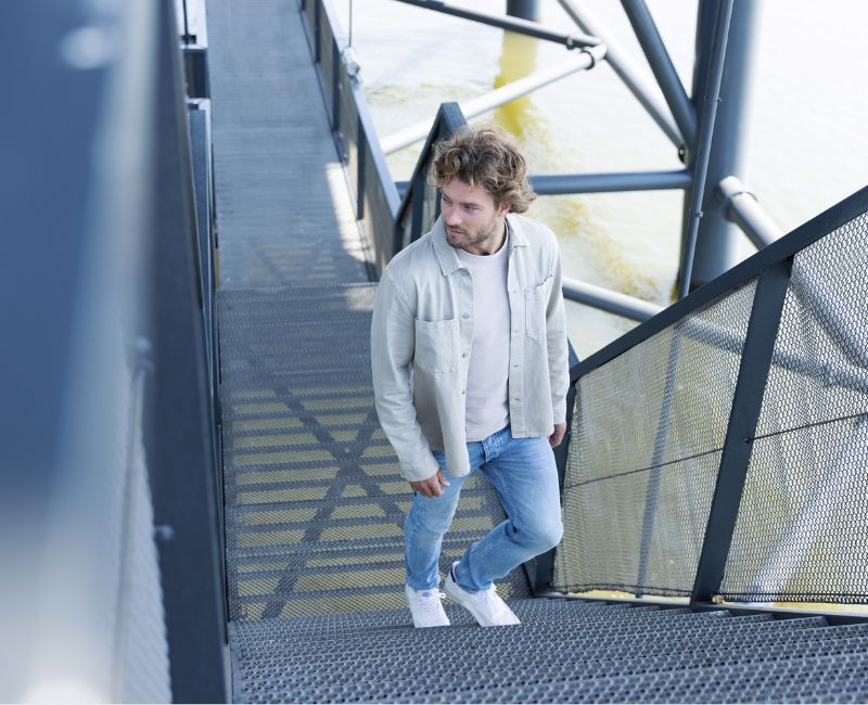 Lichte jeans in de winter: kan dat eigenlijk wel?